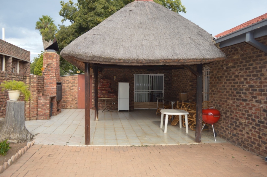 4 Bedroom Property for Sale in Flimieda North West